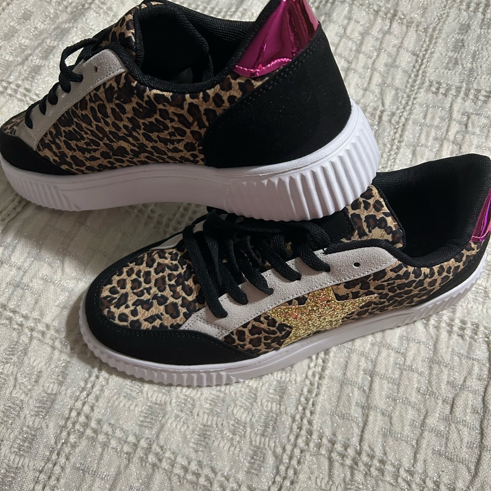 Leopard star sneakers